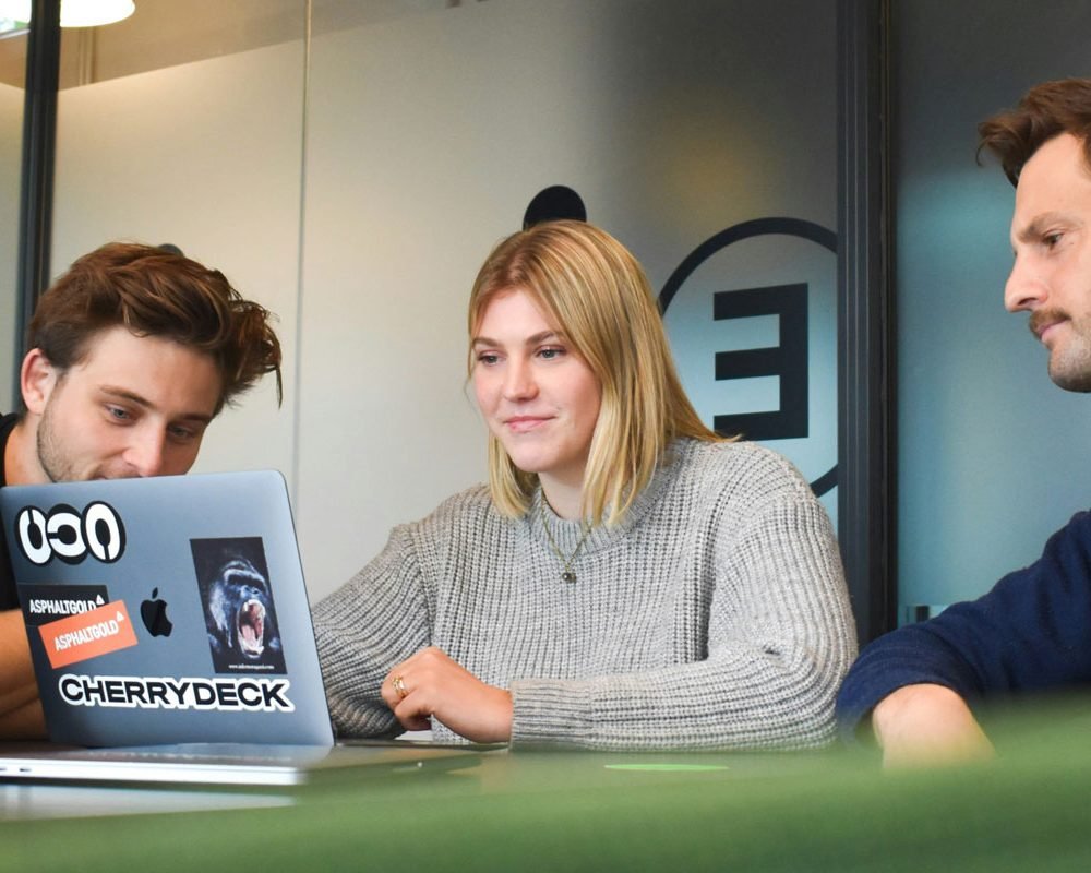 Marketing émotionnel : pourquoi les marques qui vendent des émotions dominent le marché